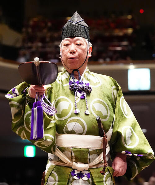 43代式守伊之助が伯乃富士－豊昇龍の一番で軍配差し違え 八角理事長に