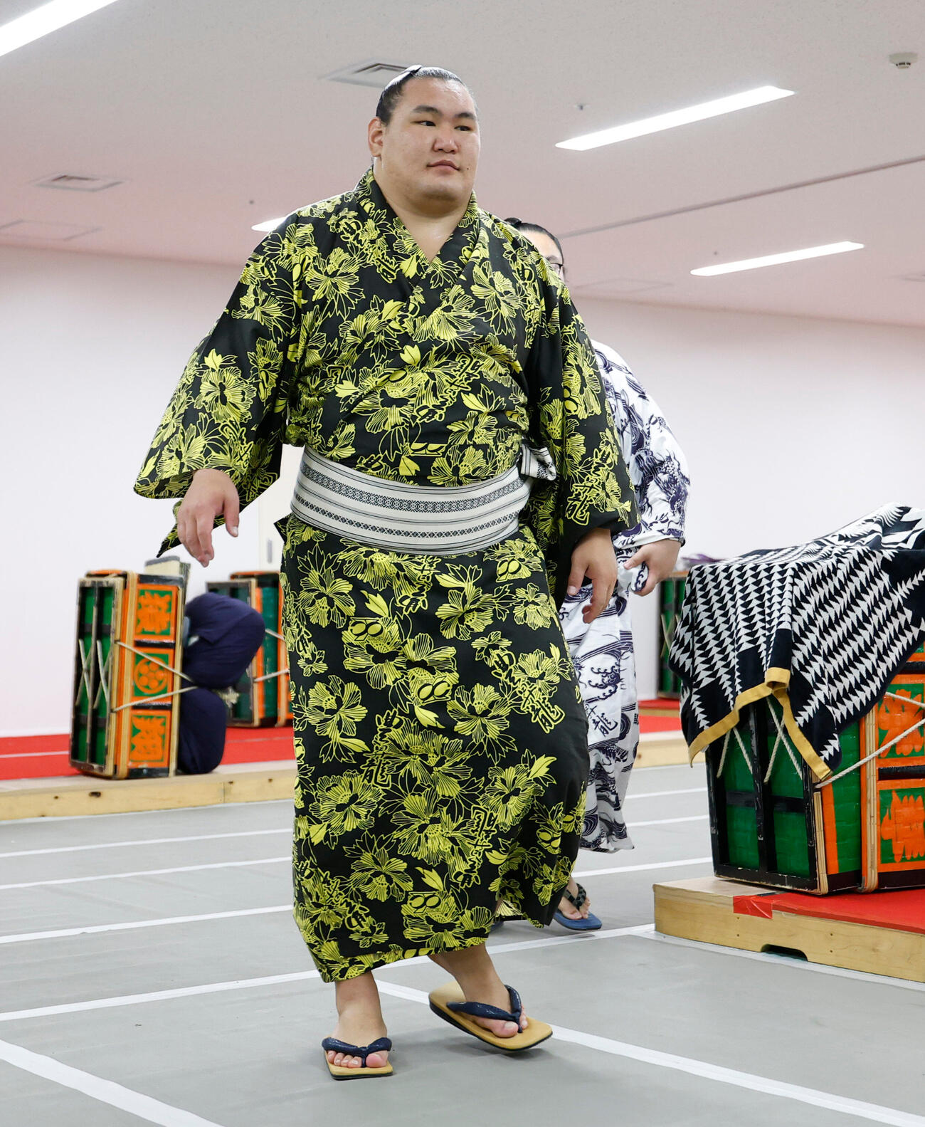 取り組みを終え支度部屋を後にする豊昇龍（代表撮影）