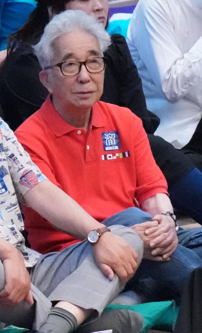 相撲観戦に訪れた大村崑（撮影・森本幸一）