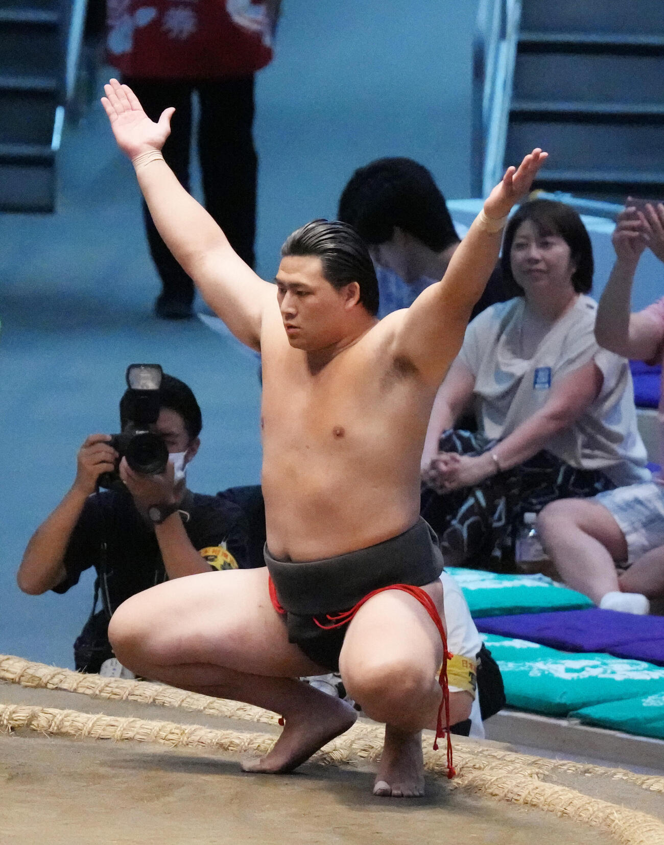 土俵に上がる大森（撮影・森本幸一）