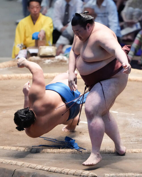 琴栄峰は取り直しの熱戦も3敗「力をつけている」と舞の海氏