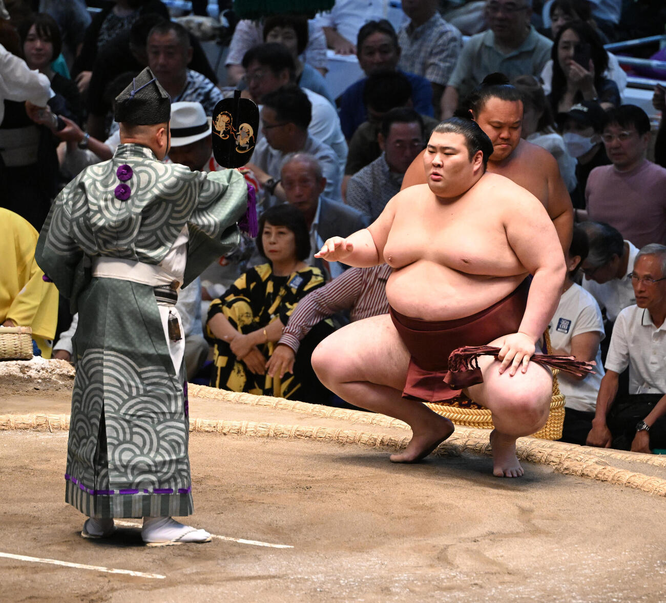 豊昇龍を寄り倒しで破った熱海富士（撮影・和賀正仁）
