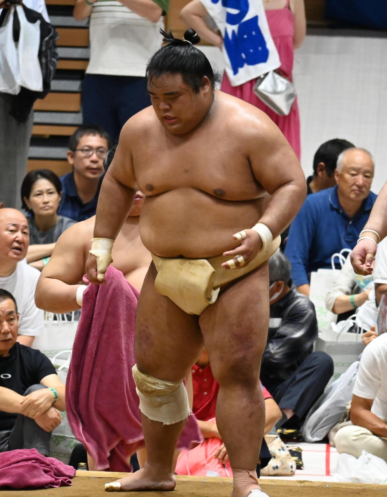 右手親指を負傷した藤凌駕