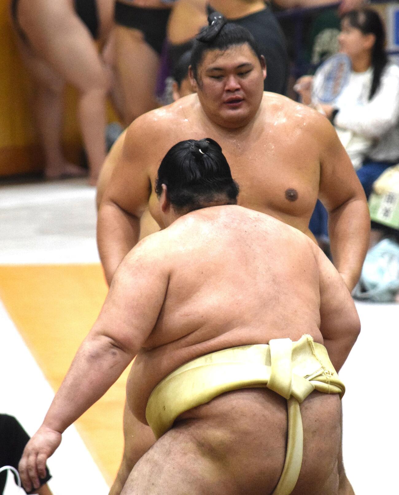 熱海富士と稽古をする大の里