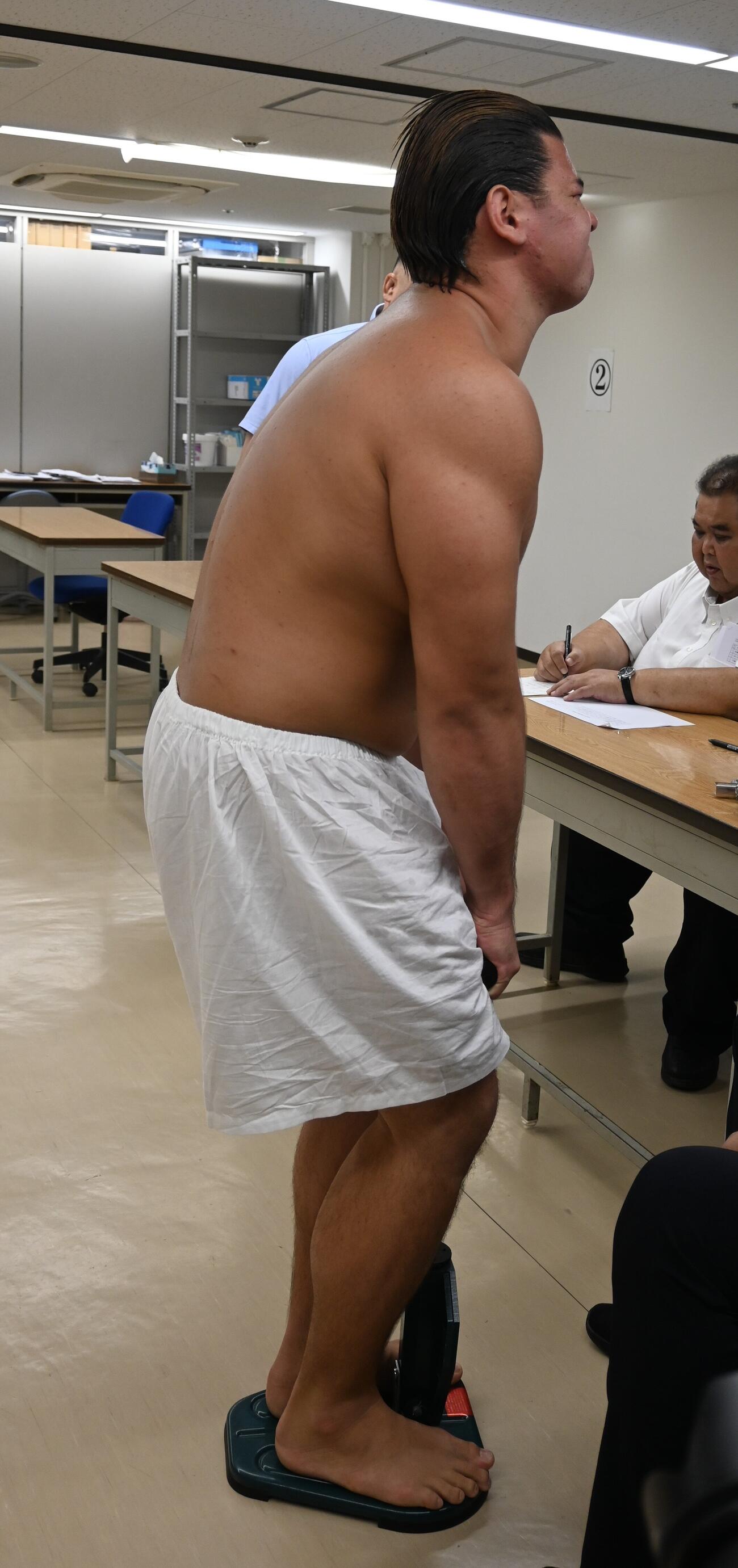新弟子検査に臨む砂田昌宏ライダー
