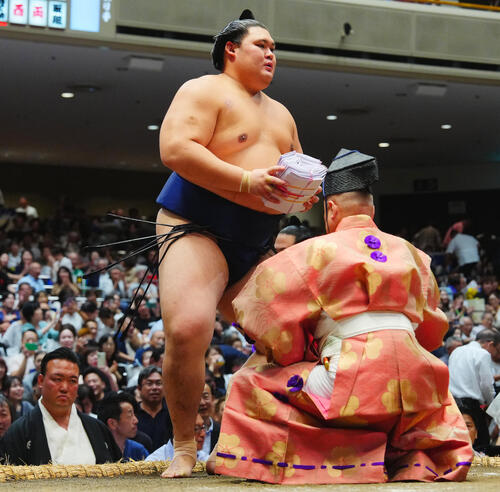 大の里ジャンプ”に八角理事長が言及「あの体でよくできる」琴栄峰を