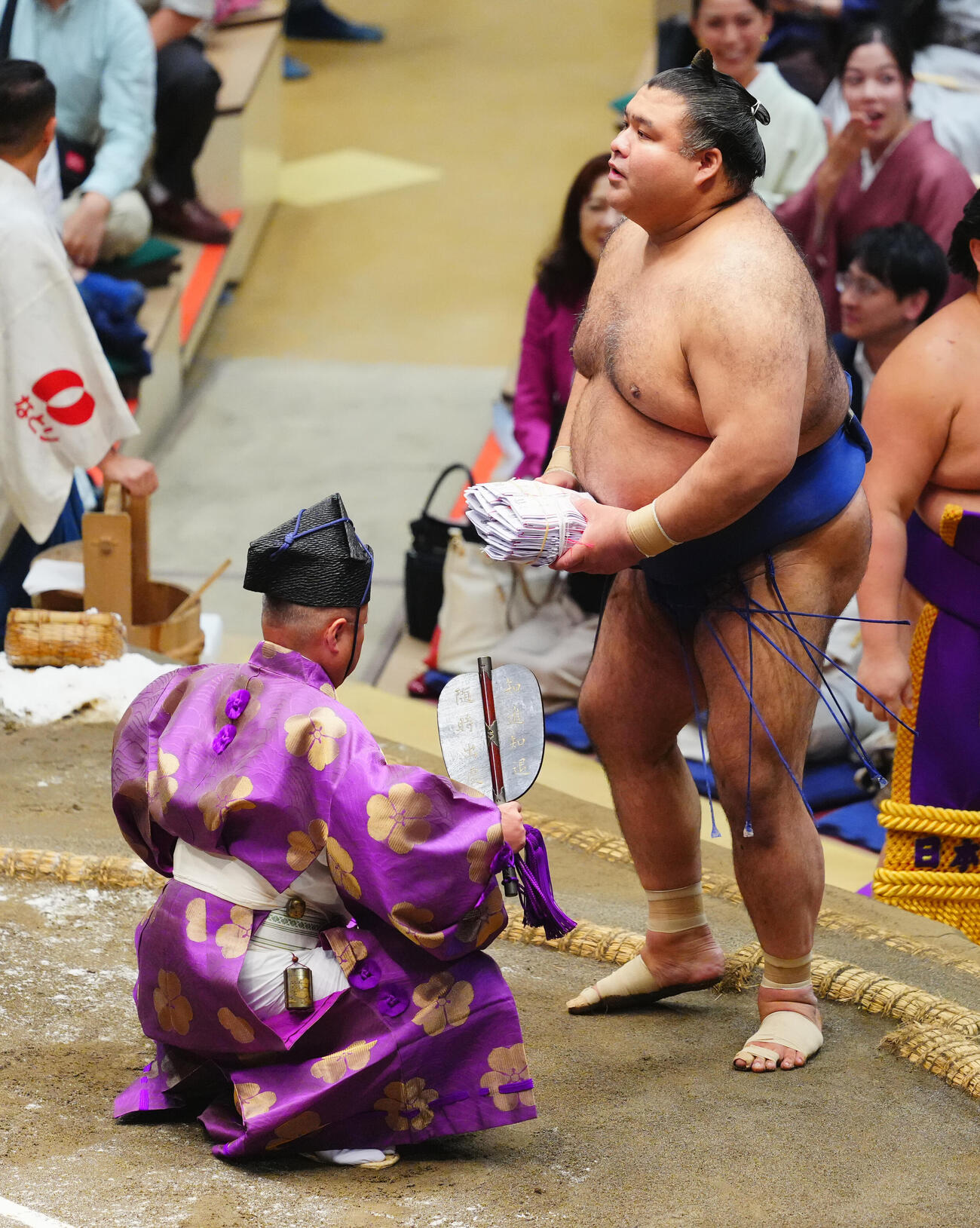 大の里を突き倒しで破った高安（撮影・垰建太）