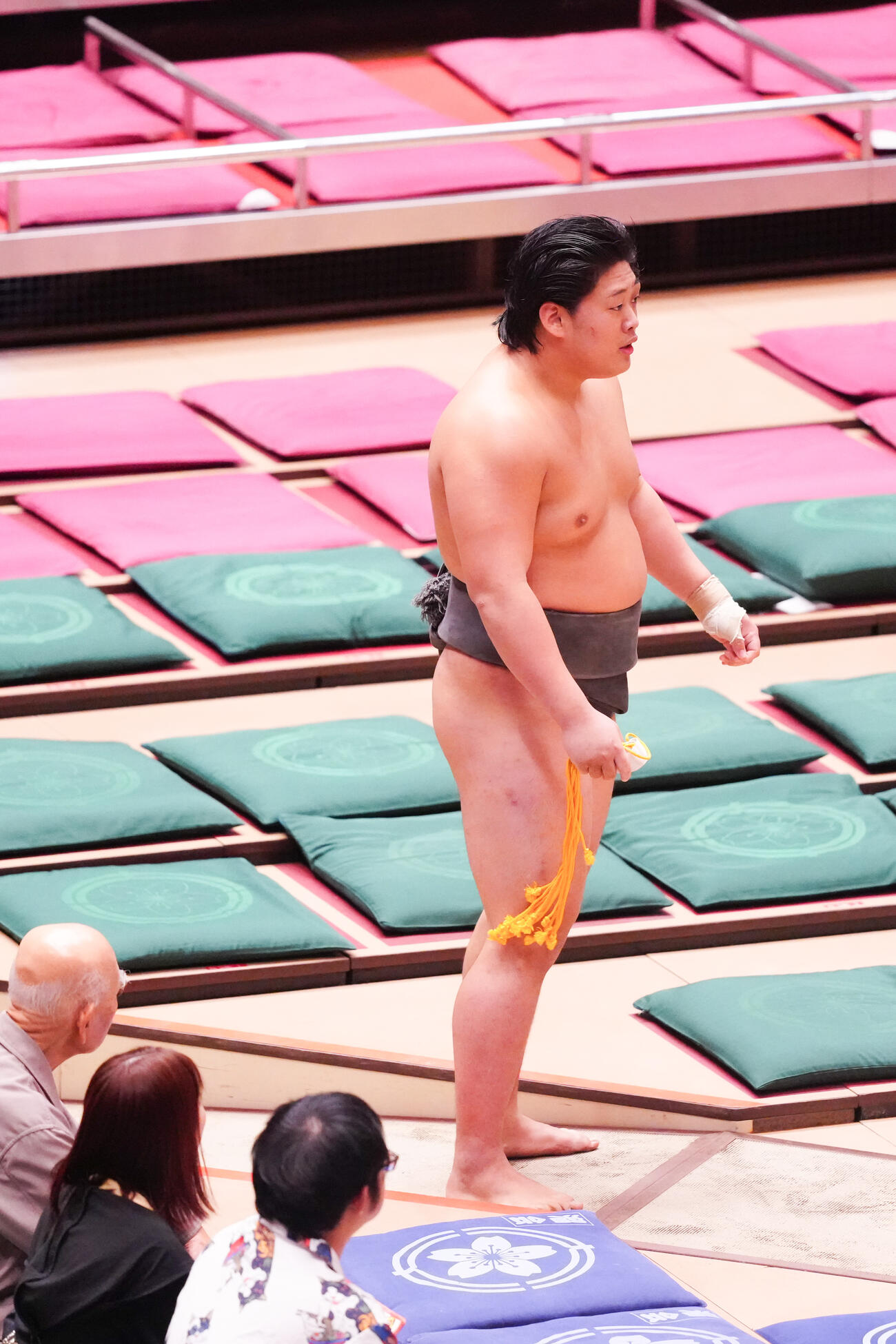 北勝就を上手出し投げで破った垣添（撮影・江口和貴）