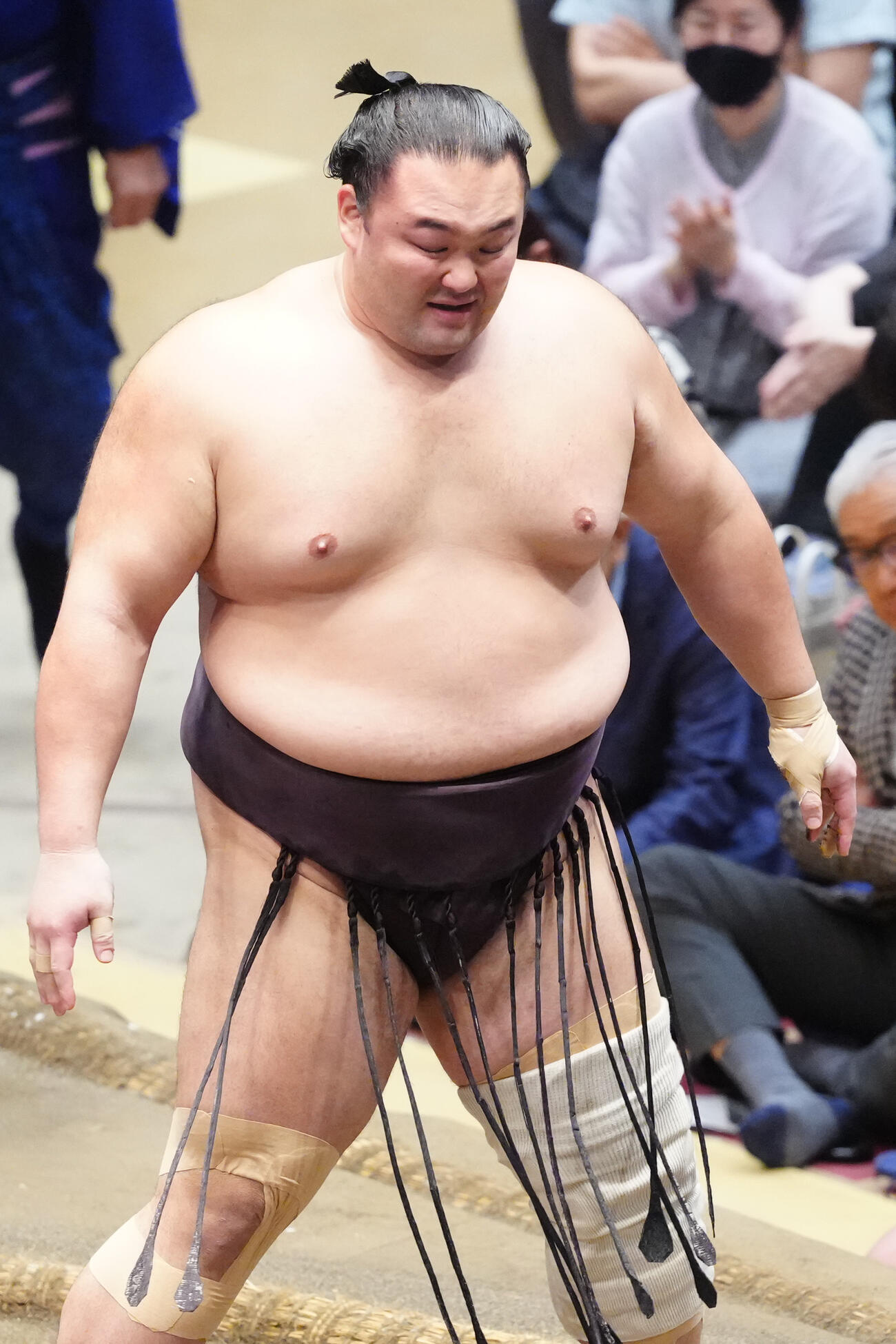 隆の勝に引き落としで敗れた朝乃山（撮影・江口和貴）