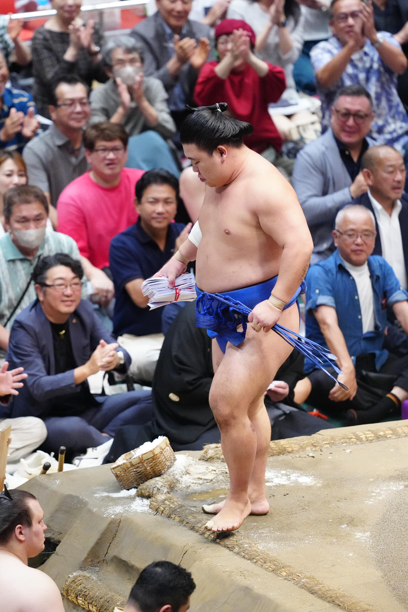 琴桜を上手投げで破った藤ノ川（撮影・江口和貴）