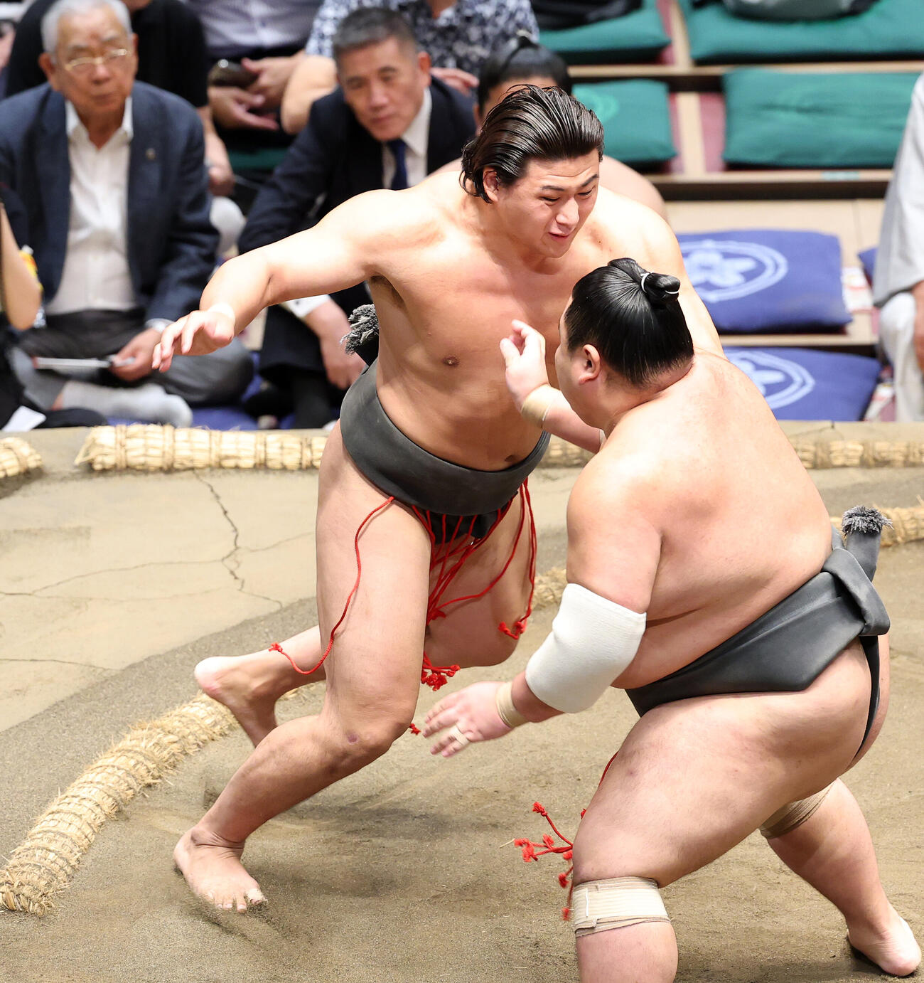北大地（右）を攻める大森（撮影・鈴木正人）