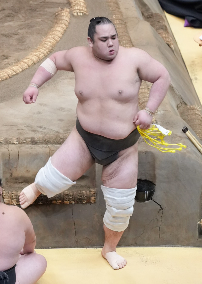 三段目優勝を決めた小林（撮影・小沢裕）