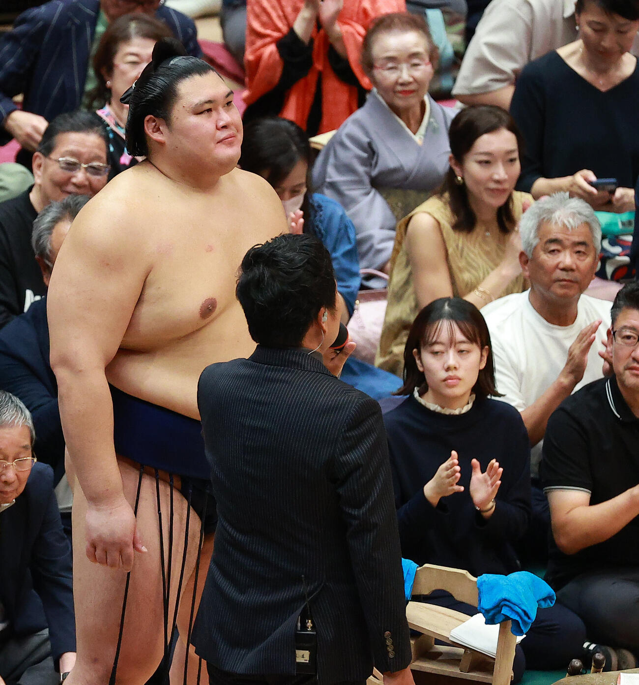 インタビューで感慨深そうな表情の大の里（撮影・中島郁夫）
