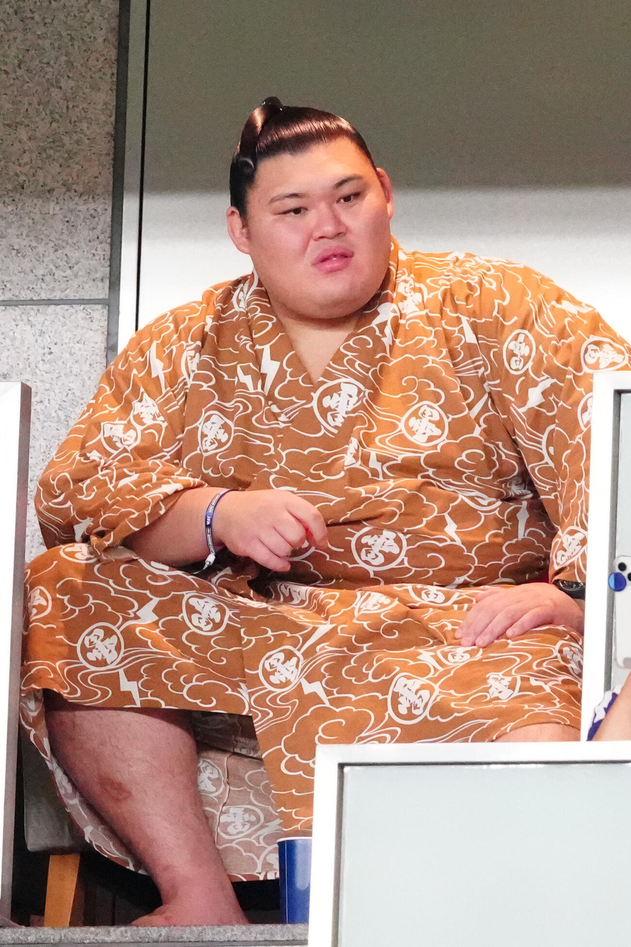 日本対エクアドル　観戦する大の里（撮影・江口和貴）