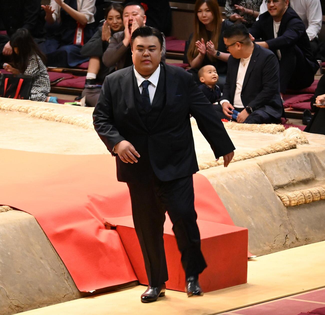 断髪式を終えた英乃海