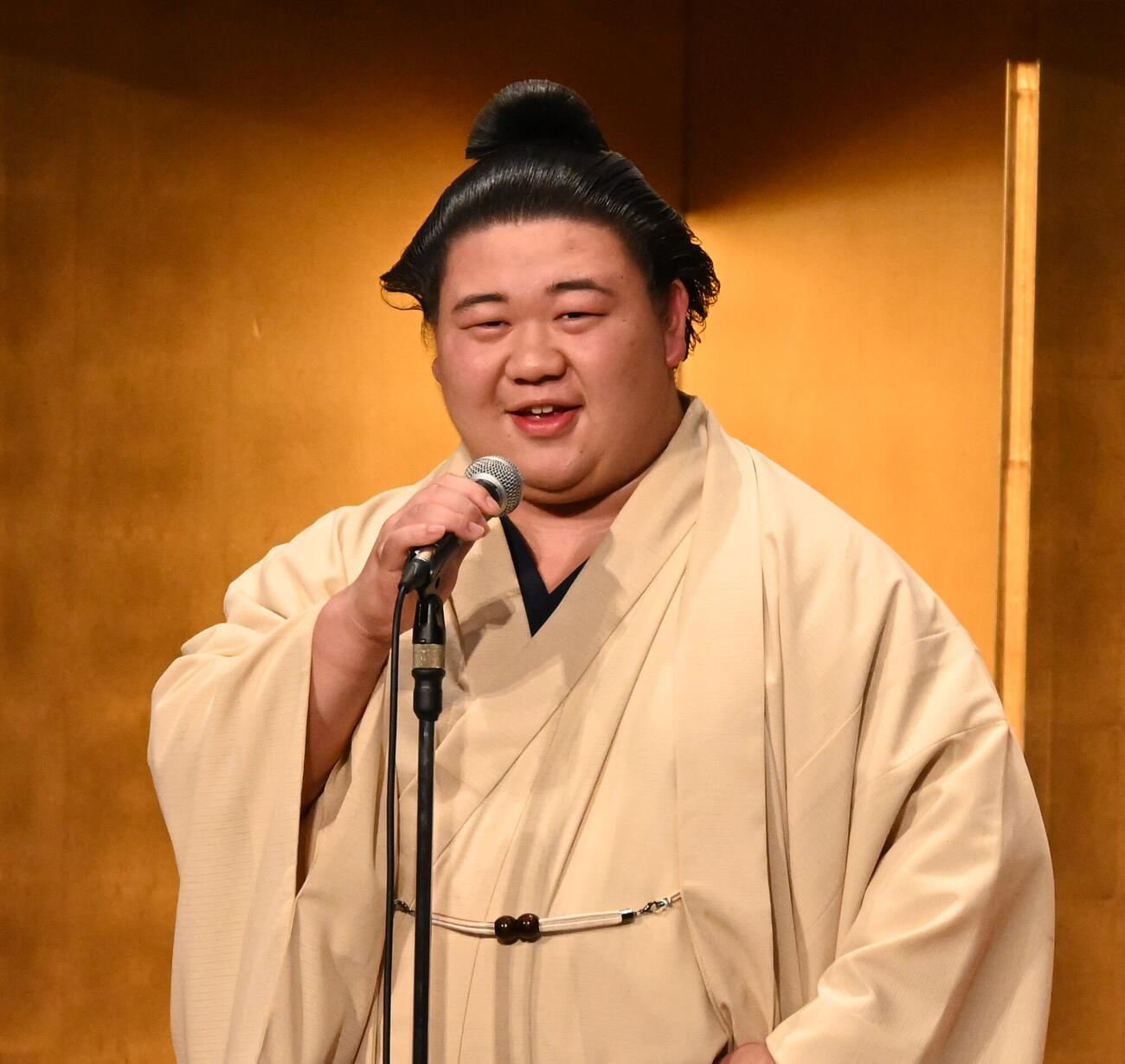 関脇昇進祝賀会に出席した藤ノ川