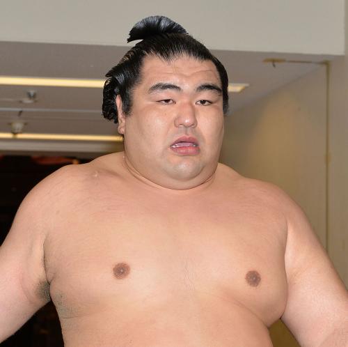 稀勢の里と同門の荒磯親方、過去1戦1勝でプチ自慢 - 大相撲写真ニュース : 日刊スポーツ