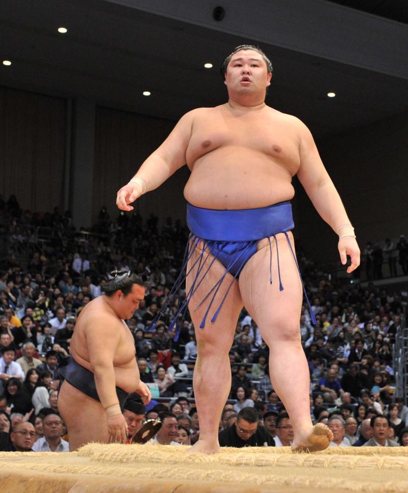 大相撲　稀勢の里、正代反物セット　lndigo 正代、稀勢の里から初白星「うれしい」恩師に勇姿 - 大相撲 : 日刊スポーツ
