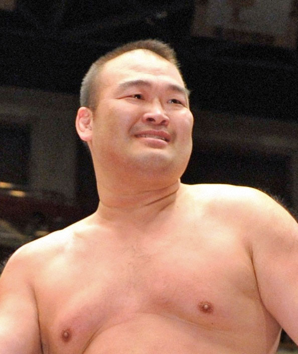 元高見盛の振分親方が審判委員 負傷の陣幕親方代役 - 大相撲 : 日刊スポーツ