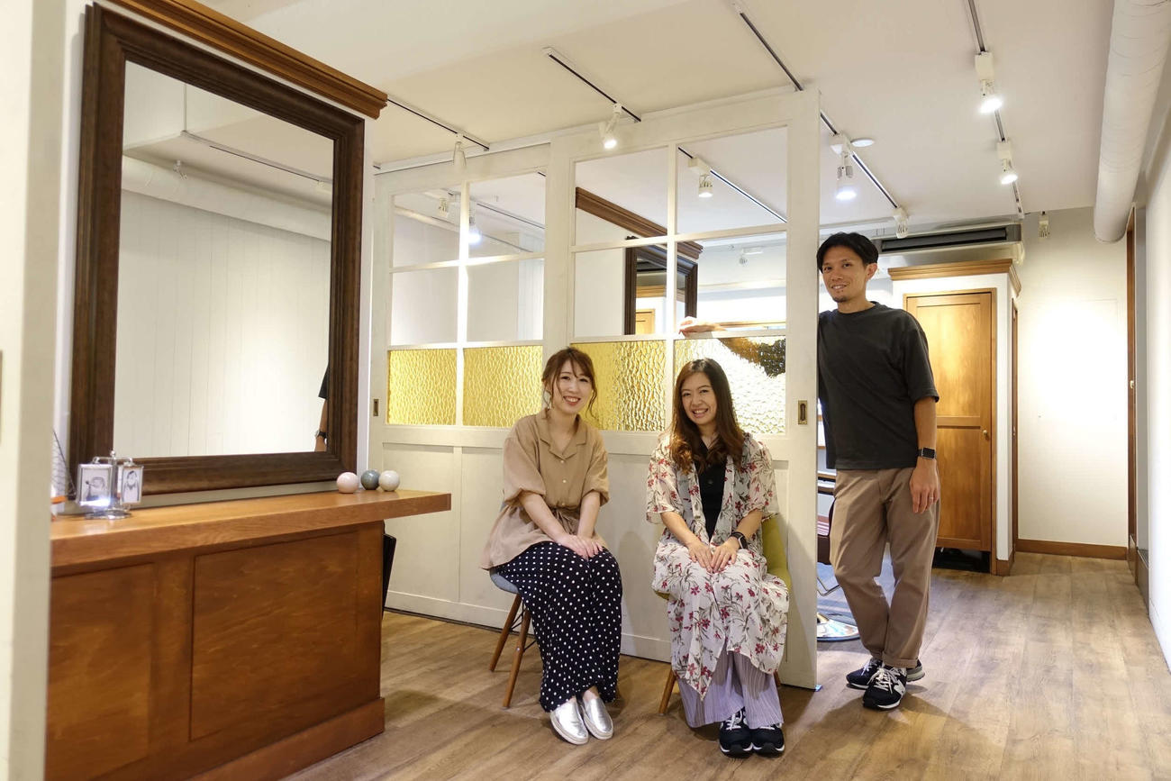 スタイリストがマンツーマンで接客