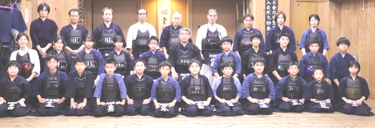 尚道館道場の剣士たち