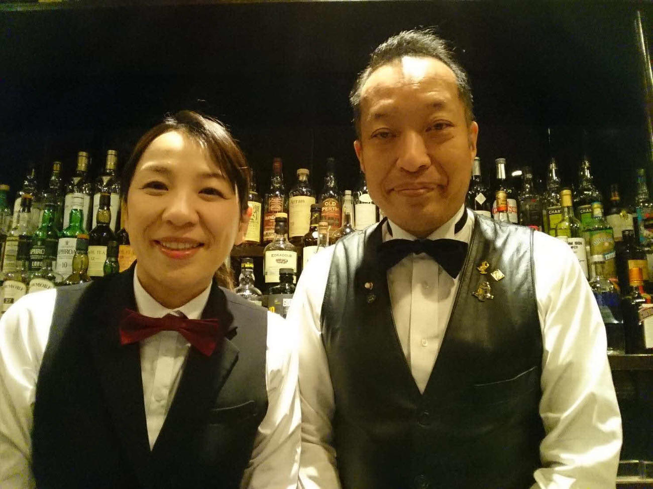 18日開店！「The　Cave」の大塚一人・智晴オーナーは「お客様にくつろげる空間を」と意気込む