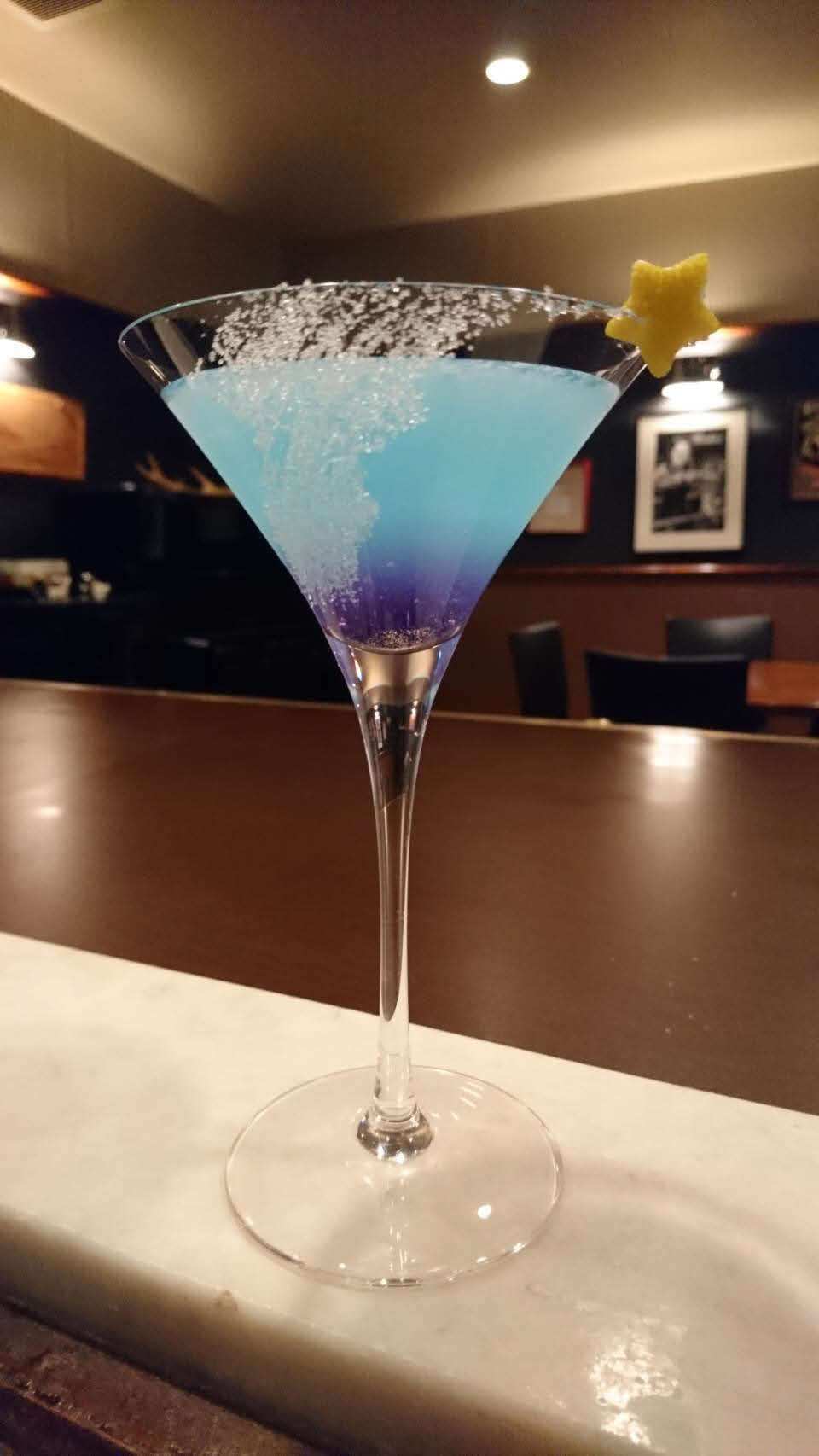 洞窟に流れる泉をイメージした新カクテル
