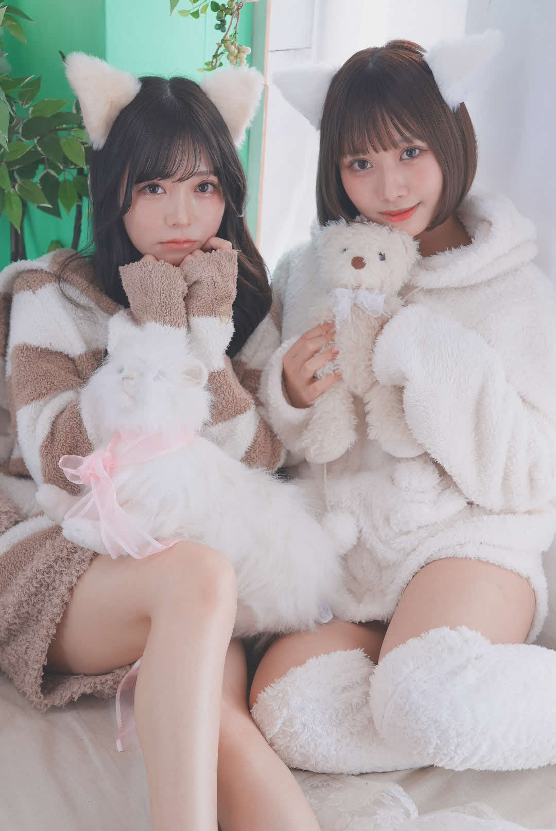 セルフ写真館を楽しんだ桐下愛未（左）羽純凜