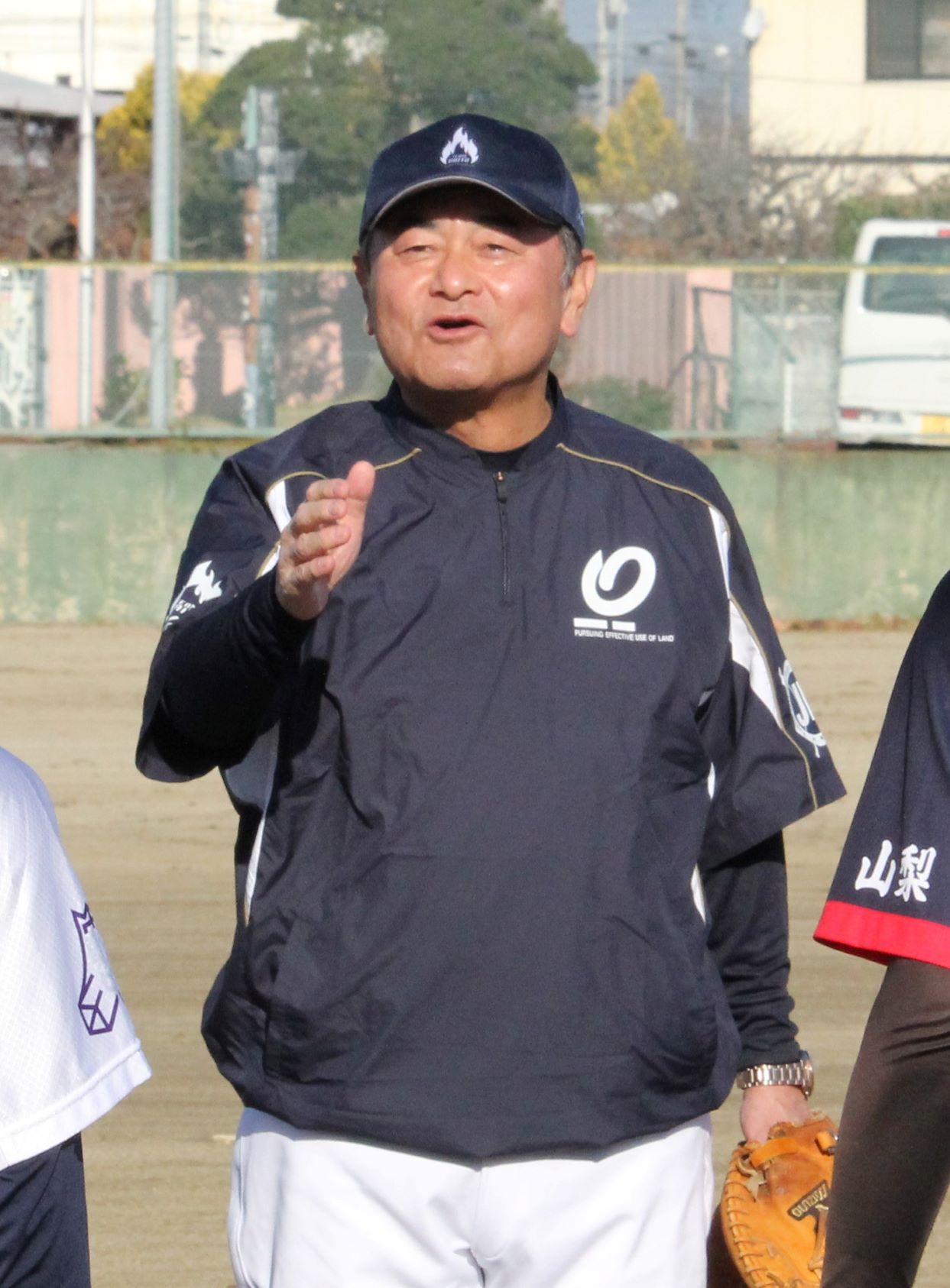 笑顔で指導する市川さん
