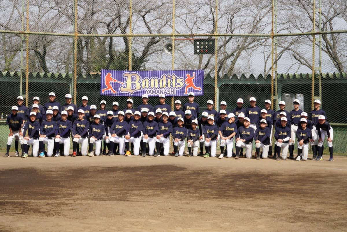 山梨BANDITS集合写真＝2023年4月11日