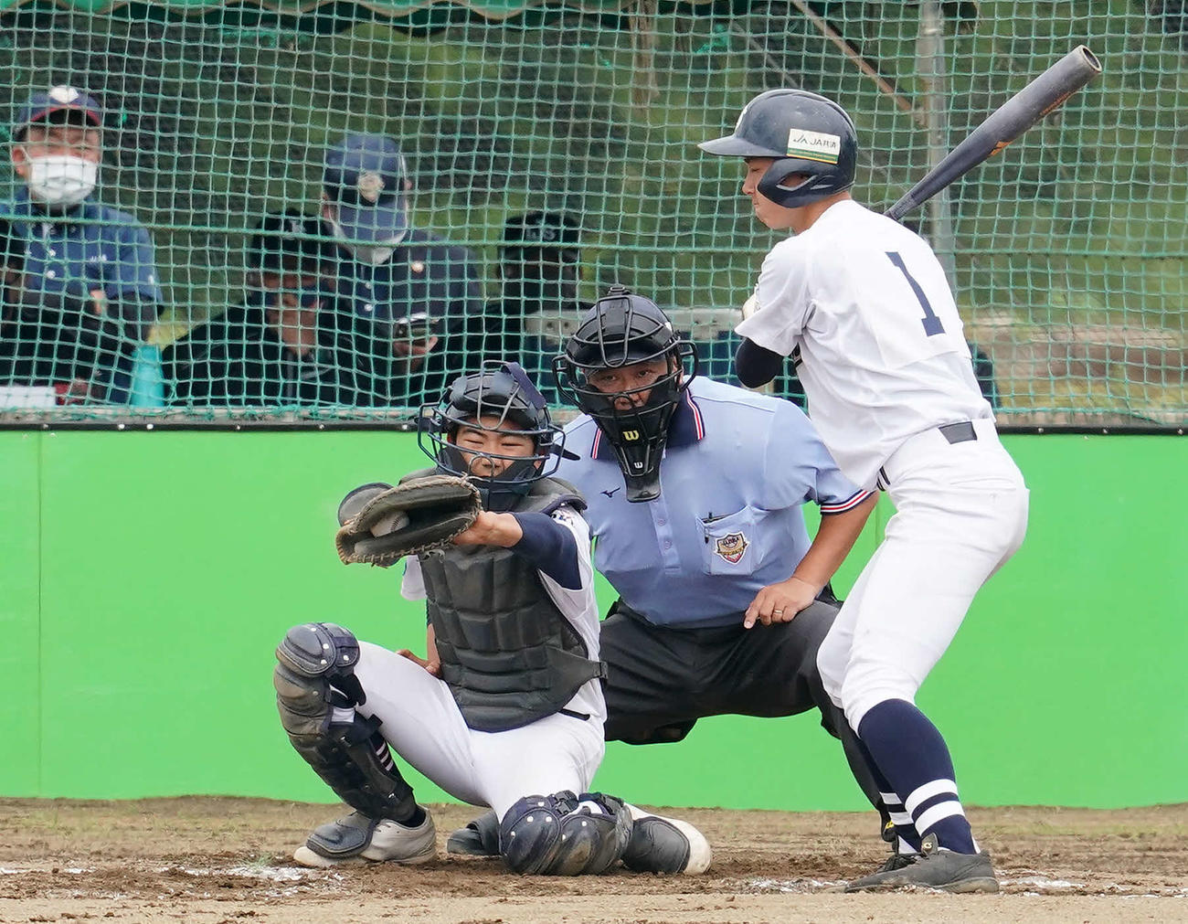 捕手は江戸川東の芟花（かるか）主将
