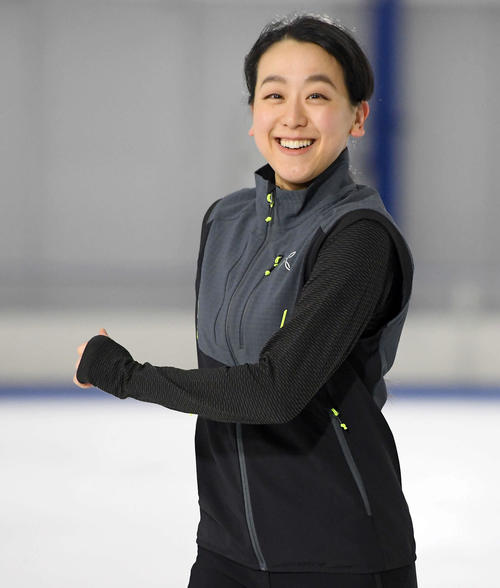 浅田真央 BEYOND トレーナー M 浅田真央 BEYOND トレーナー M 浅田真央 BEYOND トレーナー M いつか