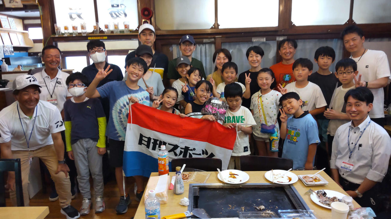 釣り体験とうまい魚を堪能する参加者