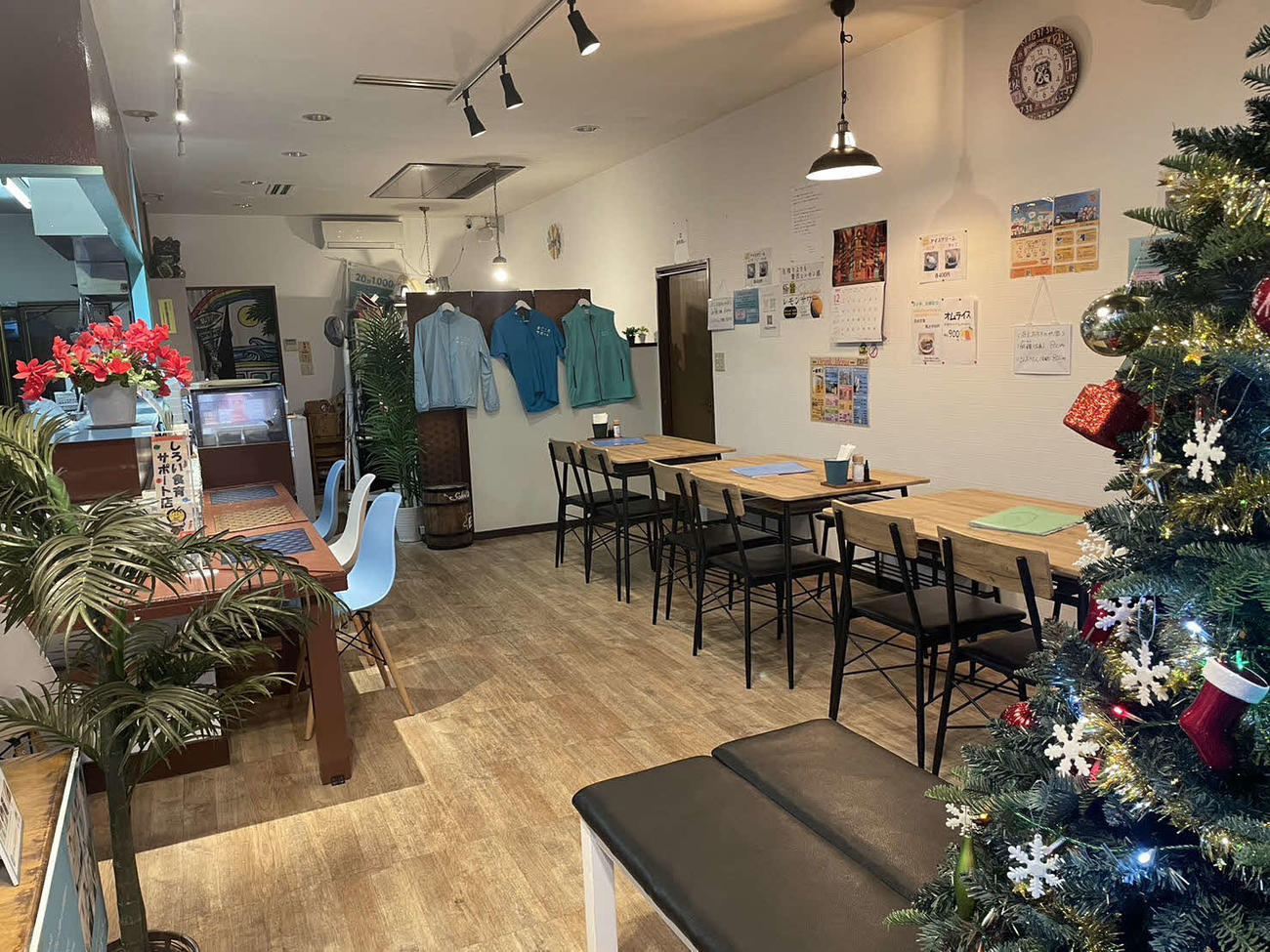 GGカフェ＆バーの店内