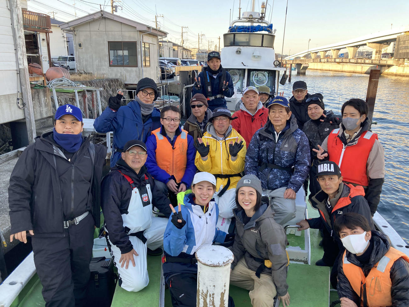 太田唯、利水つばさと出船する参加者