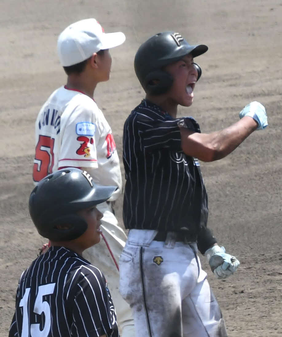 4回裏に2点三塁打を放ったオセアン横浜・河野