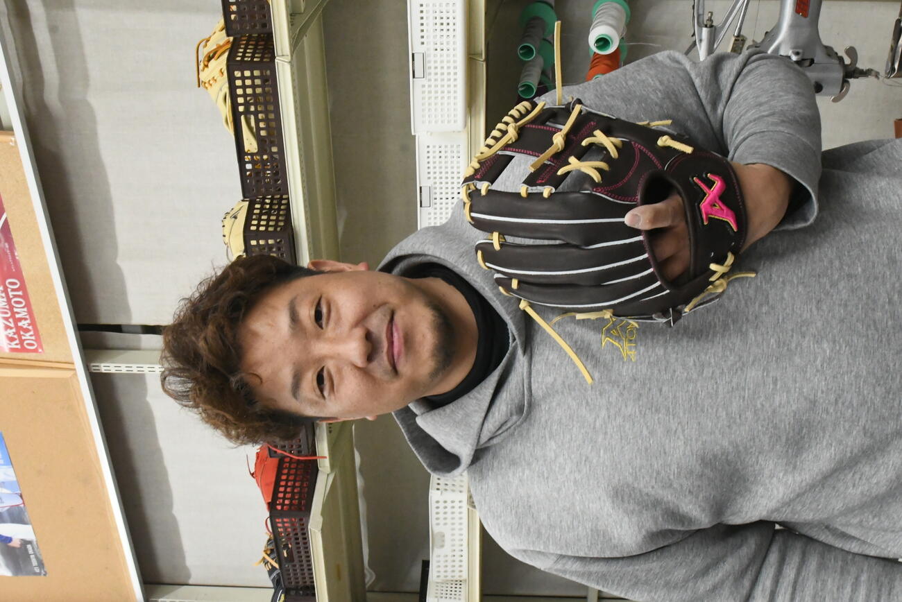 できばえに満足そうな石川社長