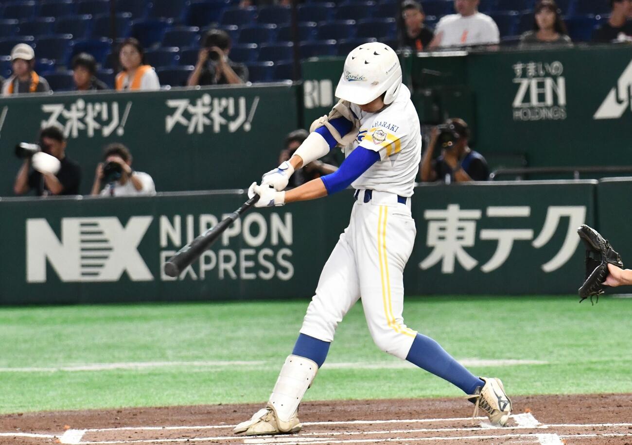 先制三塁打を放った藤田