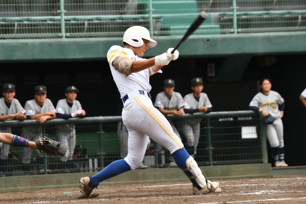 １回戦、三ツ井主将は藤田と２者連続弾を放ち勝ち越した