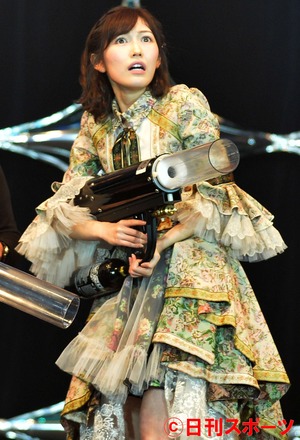 渡辺麻友“最後”の握手に全長1キロ2000人が列 - AKB48 : 日刊スポーツ
