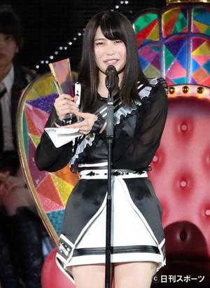 総監督の横山由依6位「不安に…」しゃがんで大泣き - AKB48