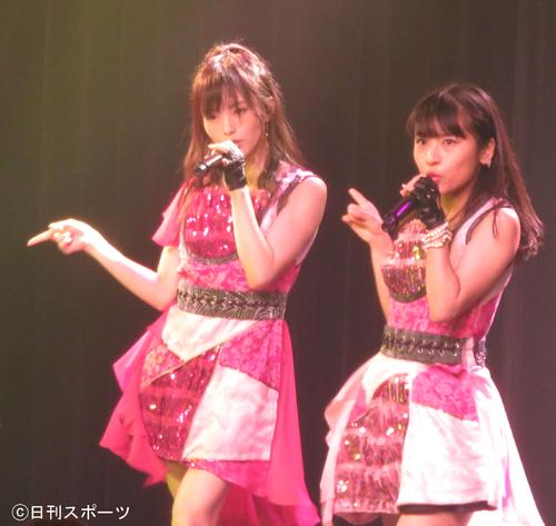 ２５歳の生誕祭公演に臨んだＮＭＢ山本彩（左）（２０１８年７月１８日撮影）