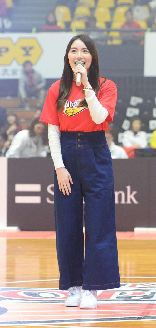 SKE48松井珠理奈は、B1リーグ三遠の今季ホーム最終戦に登場