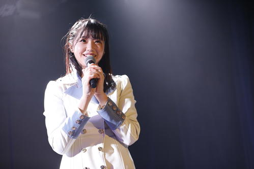 STU48の劇場公演初日を迎え、笑顔で歌う瀧野由美子（C）STU