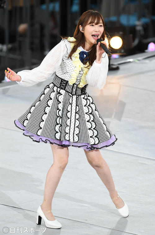 卒業コンサートで熱唱する指原莉乃（撮影・山崎安昭）