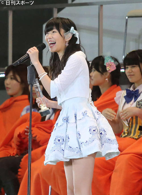 2014年6月7日　スピーチする指原莉乃