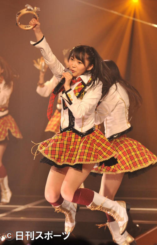 2012年7月5日、HKT48でデビュー　