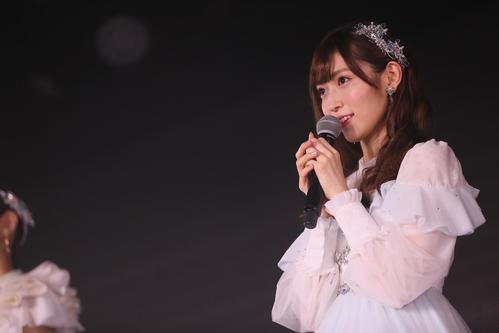卒業公演でファンにあいさつするNGT4山口真帆（C）AKS