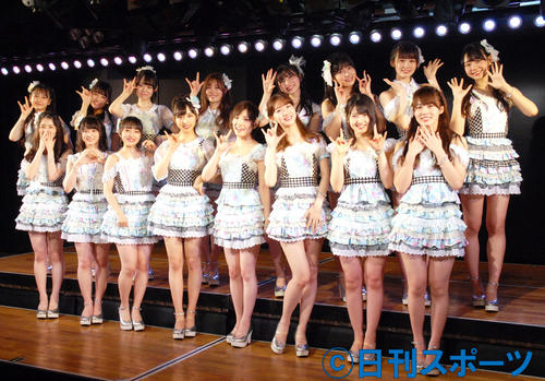新公演「僕の夏が始まる」初日公演を前に公開ゲネプロを行ったAKB48（撮影・大友陽平）