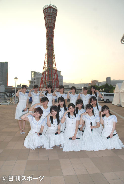 神戸市で新曲発売イベントを行ったSTU48のメンバー（撮影・松浦隆司）